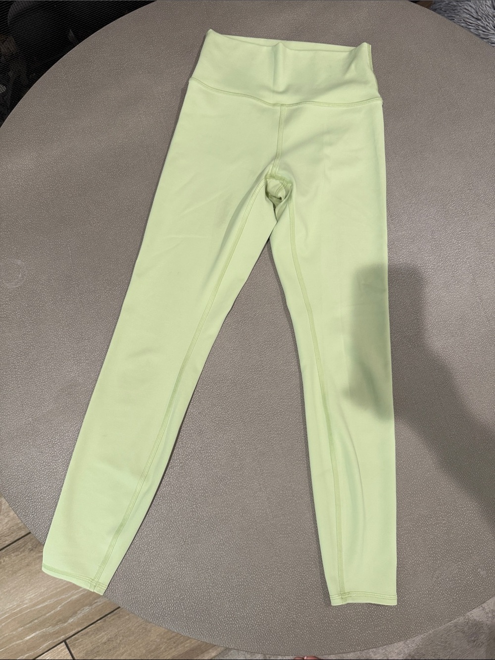 Alo airlift High-Waist Leggings in Light Lime